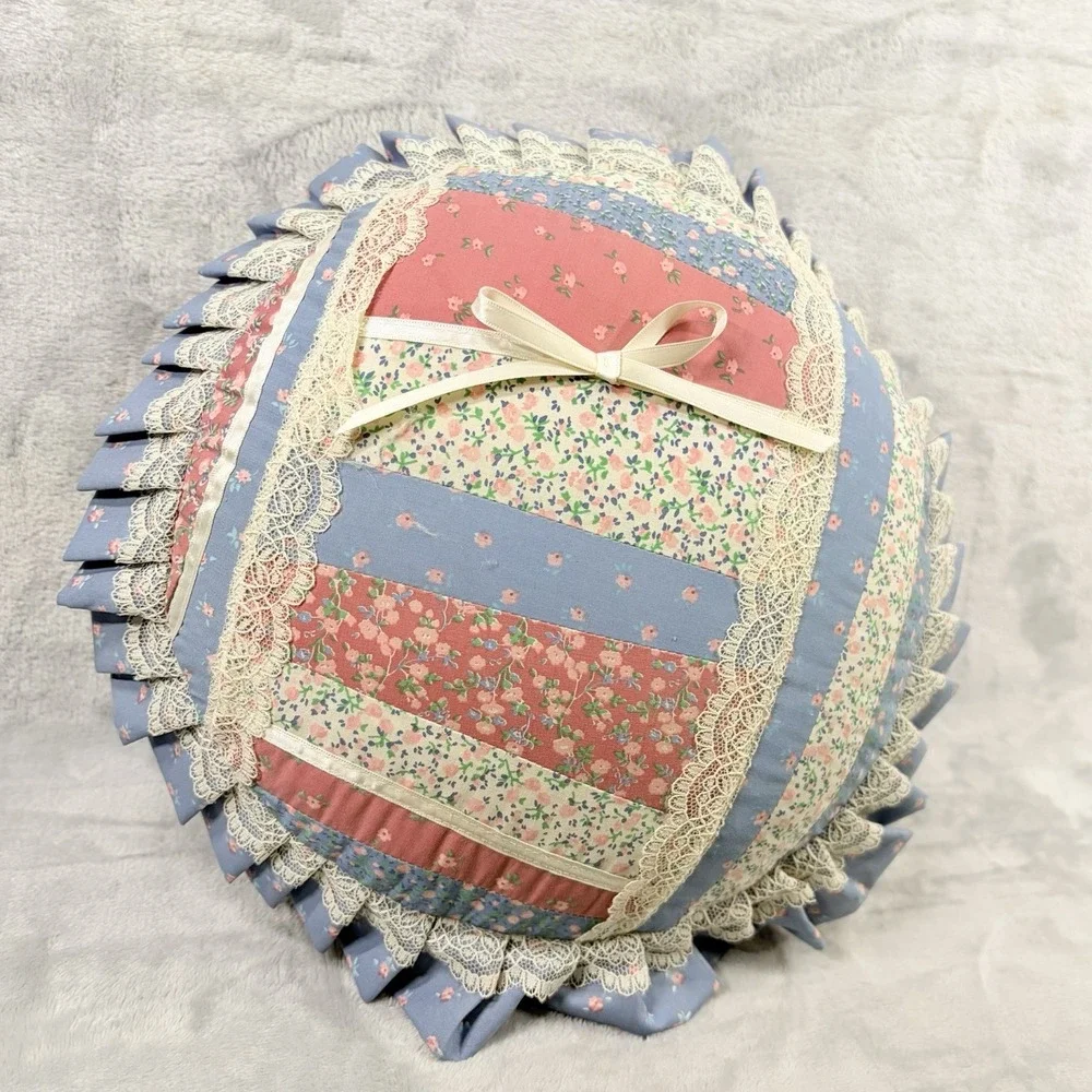 Vintage‎ 80's Wicker Sewing Basket Fabric Pillow Top Lace Lift Top